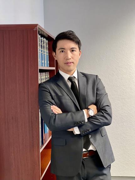 Luật Sư Huy Nguyen, Esq